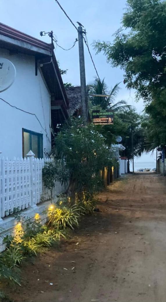 Ceylon Beach Haven Uppuveli ตรินโคมาลี ภายนอก รูปภาพ